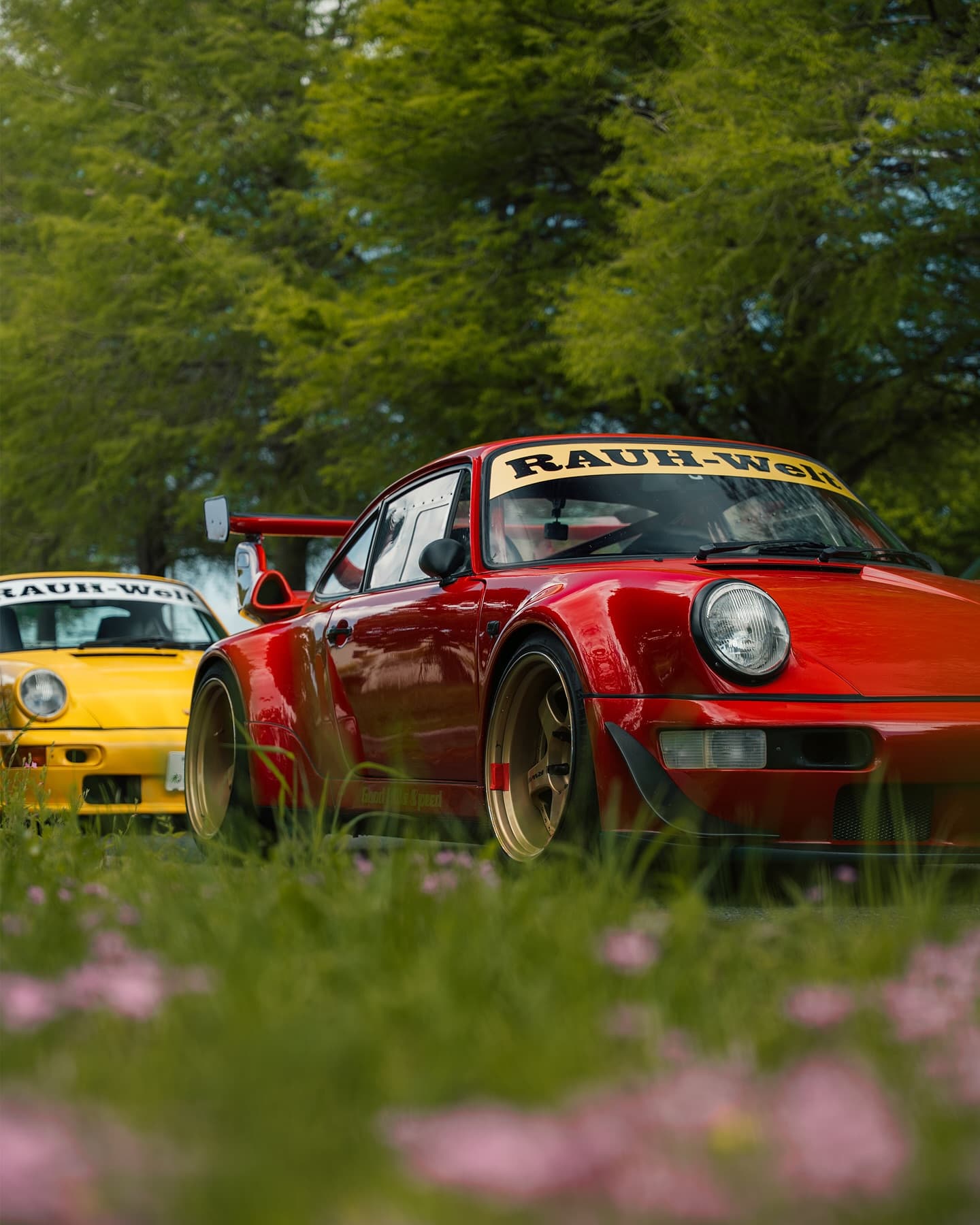 911